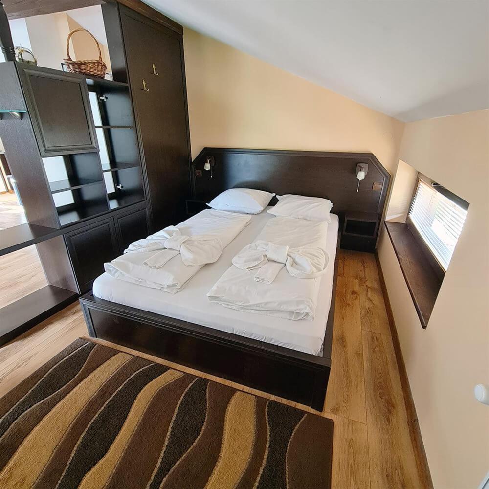 Family Hotel Chiflik Hills Room photo